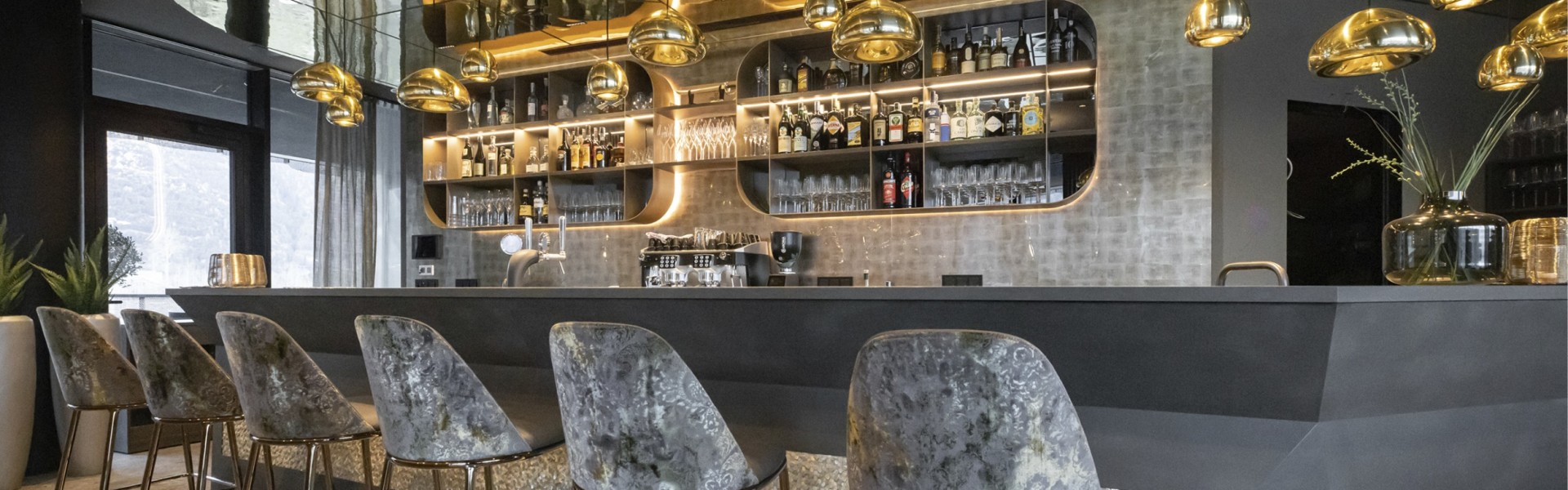 Tower Garden: an der modernen Bar gibt es Weine, Cocktails, Spirituosen und Soft Drinks Die Bar des Tower Gardens ist hochwertig und modern eingerichtet. Sie hat Spirituosen, Weine, Bier, Soft Drinks und alle anderen erdenklichen Getränke im Angebot.